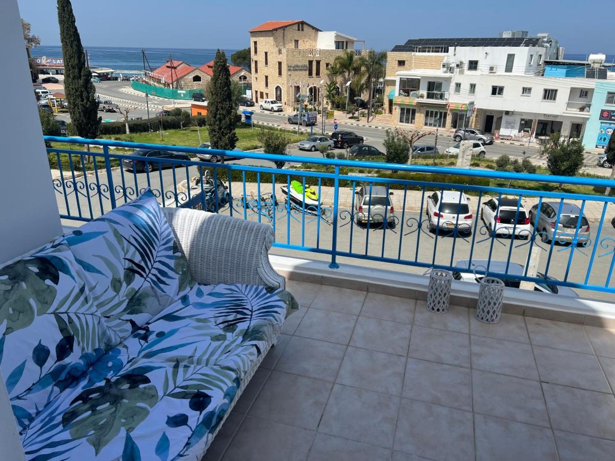 16 Fully Renovated Appartement